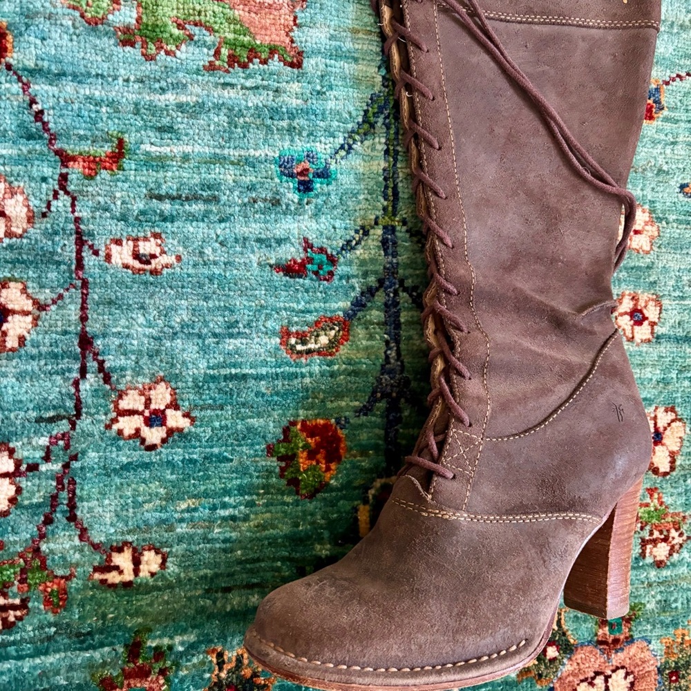 Frye Distressed Leather Lace/Zip-Up Boots 8.5 (fits 9) women. Worn once!